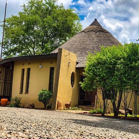 Lesoma Valley Lodge Касане Экстерьер фото