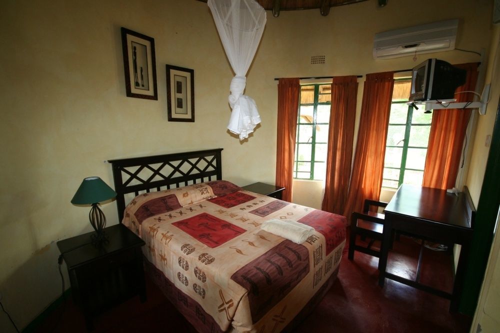 Lesoma Valley Lodge Касане Экстерьер фото