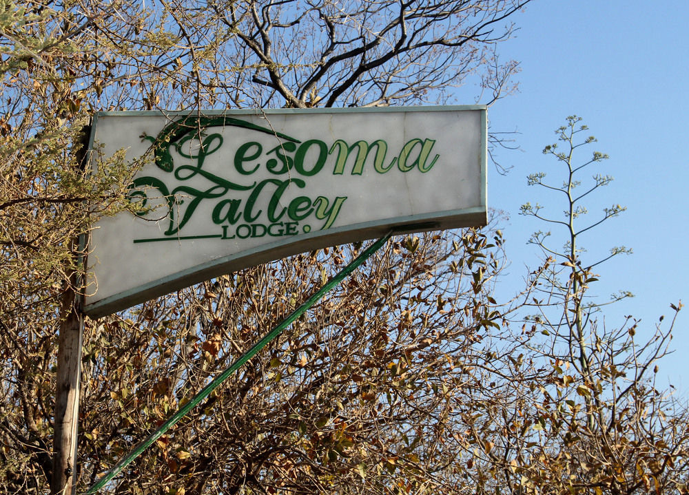 Lesoma Valley Lodge Касане Экстерьер фото